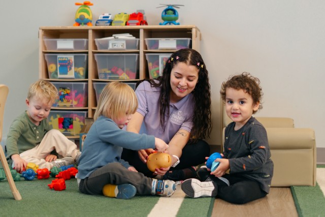 Teacher with babies SPANISH FOR FUN! Teacher with babies SPANISH FOR FUN!